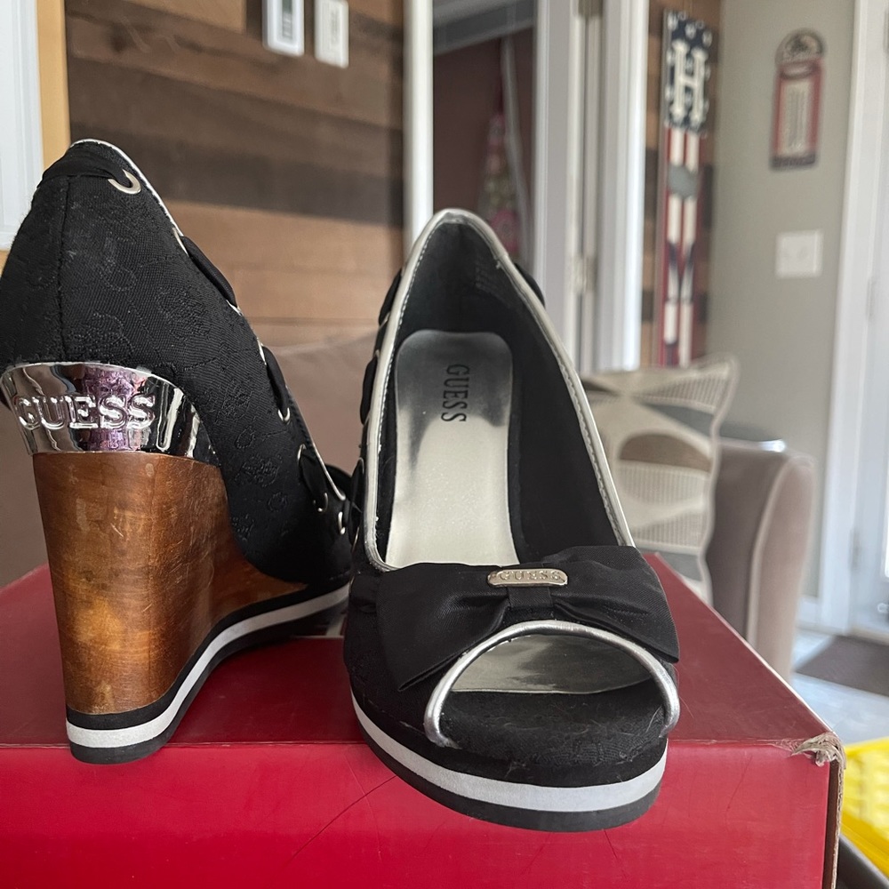 Guess Wedge